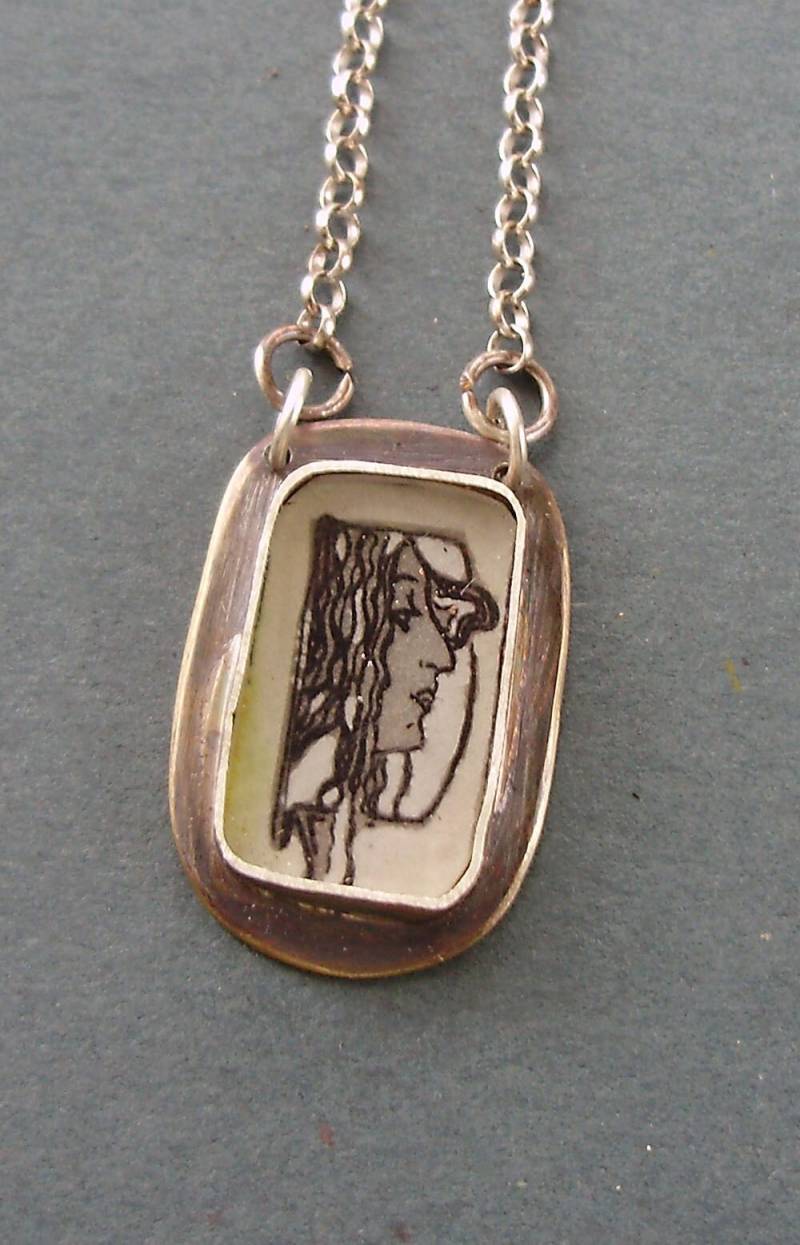 Jugendstil Mädchen, Handgefertigt Silber Anhänger, Profil Gesicht Zeichnung, Kunst Schmuck, Handarbeit von delisadesigns