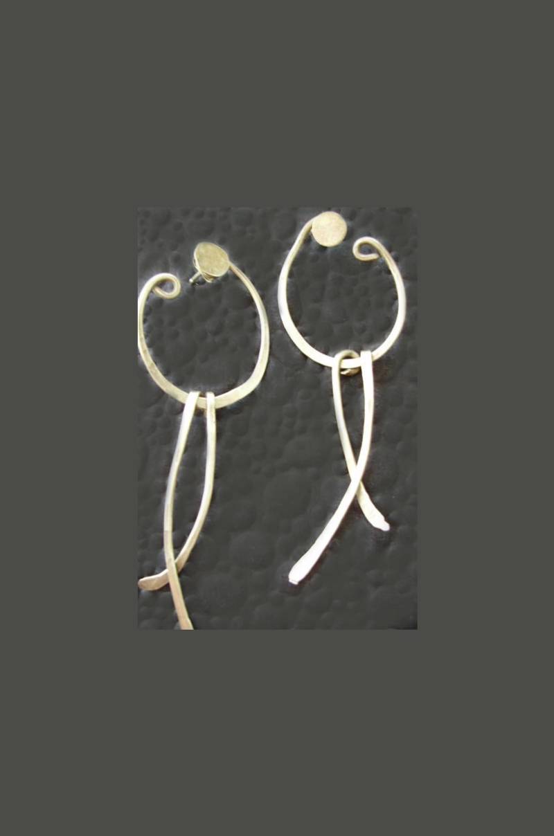 Wirbel Mit Post, Reifen Baumseider, Schleife Ohrringe, Silber Baumschleife. Funky, Moderne Ohrringe von delisadesigns