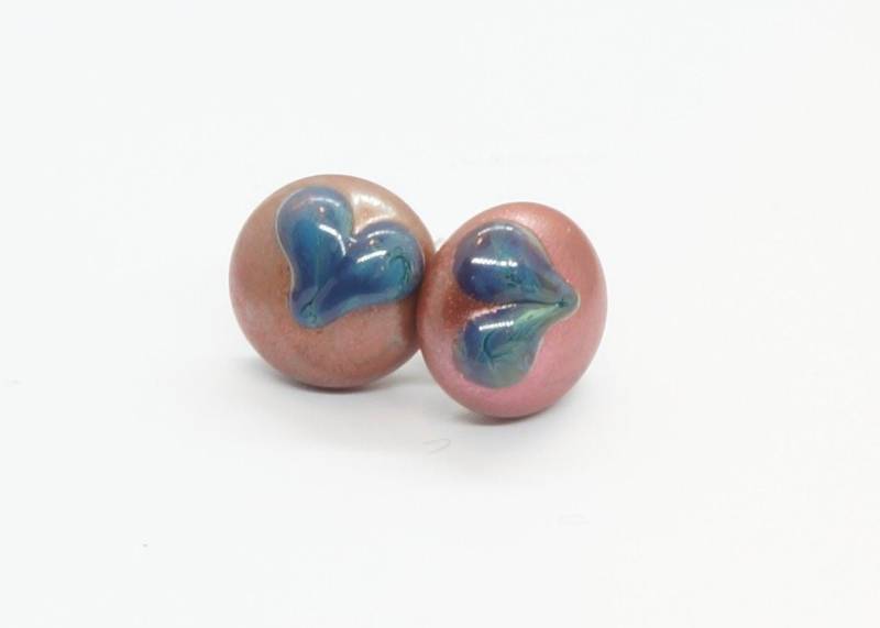 Lila Schimmer Und Blaue Herz Handgefertigte Murano Glas Silber Ohrstecker Lila Schimmer Und Blaue Herz Handgefertigte Murano Glas Silber Ohrstecker von dementedmagpie