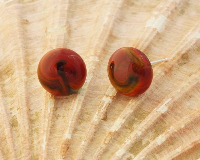 Roter Wirbel Handgemachte Lampwork Glas Silber Ohrstecker Roter Wirbel Handgemachte Lampwork Glas Silber Ohrstecker von dementedmagpie