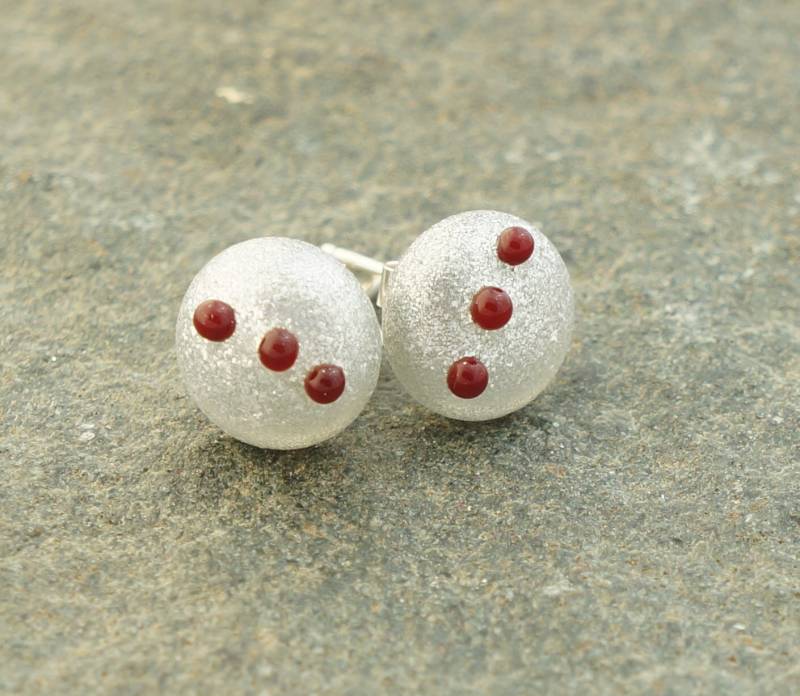 Silber Glitzer Und Rote Handgefertigte Murano Glas Ohrstecker von dementedmagpie