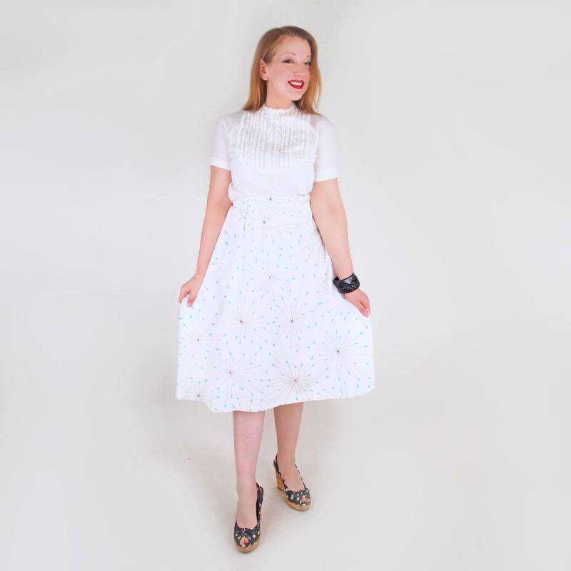 1950Er Jahre White & Aqua Atomic Starburst Print Baumwollrock 74 cm Taille - Vfg Mitglied von denisebrain