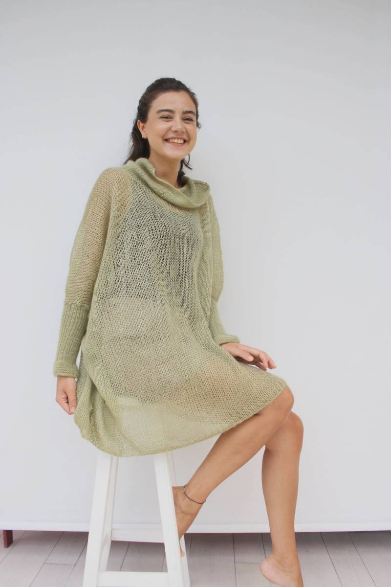 Hellgrüner Lockerer Strick Angora Rollkragenpullover/Handgestrickter Oversized Poncho Mit Langen Ärmeln Strickpullover Bluse Geschenk von denizgunes
