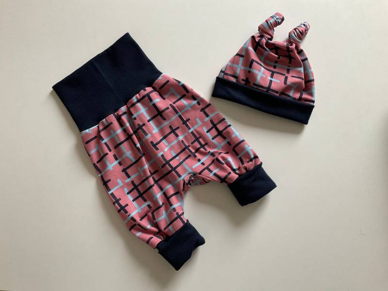 Babyset - Hose Mit Passender Mütze Und Name von designGHgermany