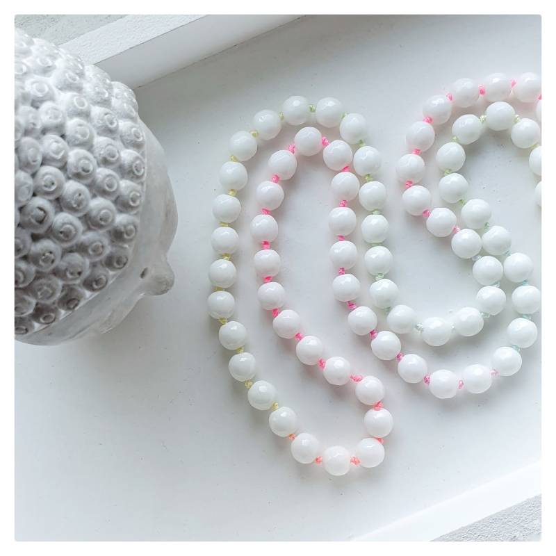 Perlenkette 8mm, Handgeknotet Mit Multicolor Polyester Band von designbylilihs