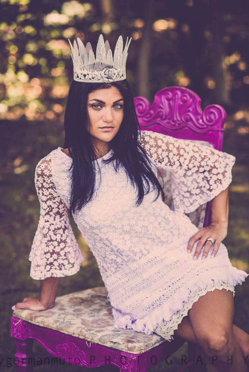 Ausverkauft - Die Original Daisy Lace Tunika Von Gina Louise Ausverkauft - Die Original Daisy Lace Tunika Von Gina Louise von designedbyginalouise