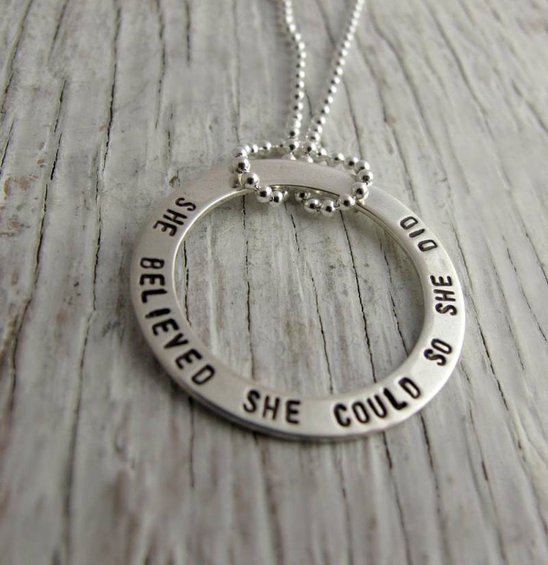 Abschlussgeschenk, Sie Glaubte, Könnte, Also Tat Sterling Silber Halskette, Inspirierend von designsbydawnrenee