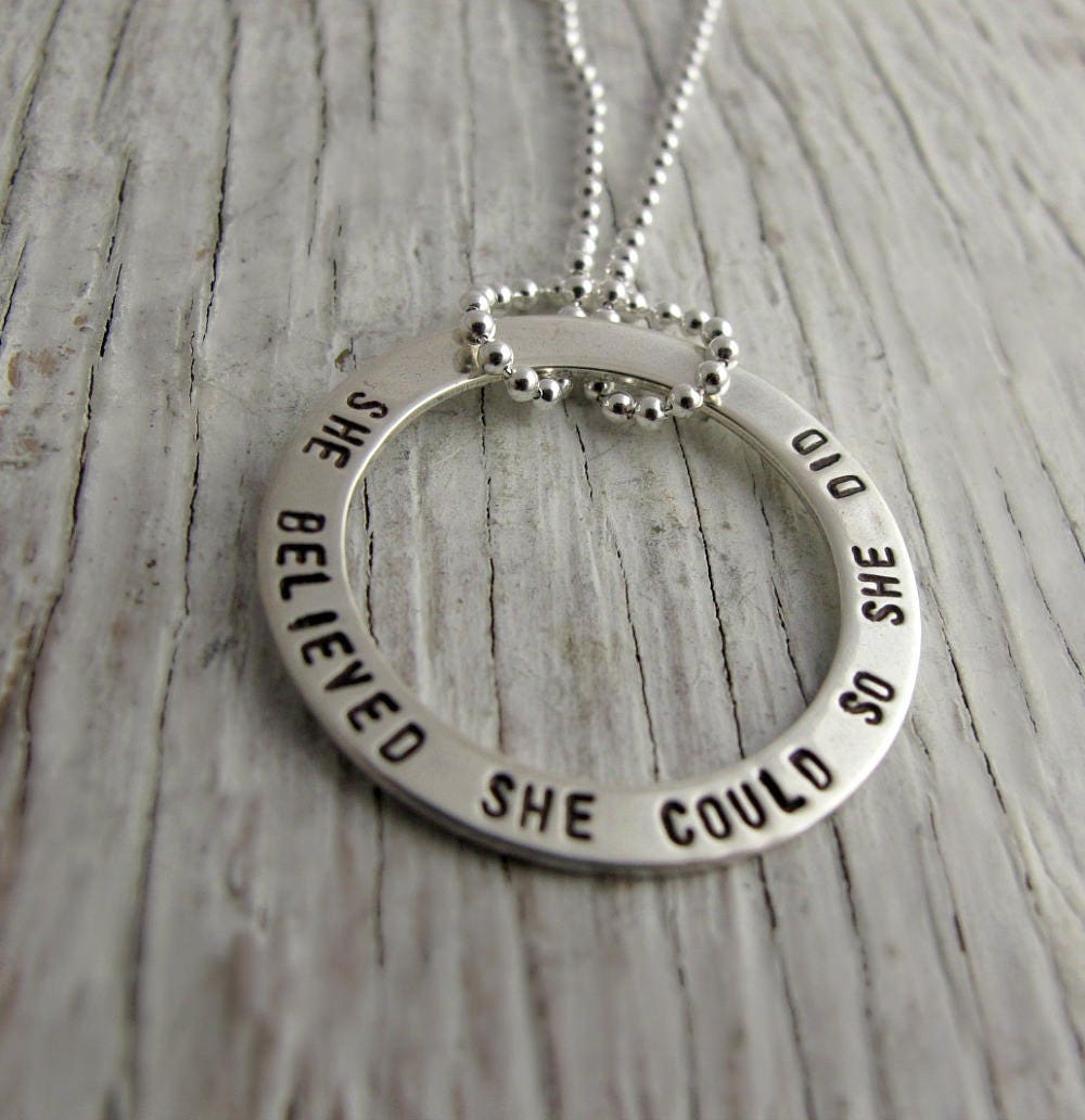 Abschlussgeschenk, Sie Glaubte, Könnte, Also Tat Sterling Silber Halskette, Inspirierend von designsbydawnrenee