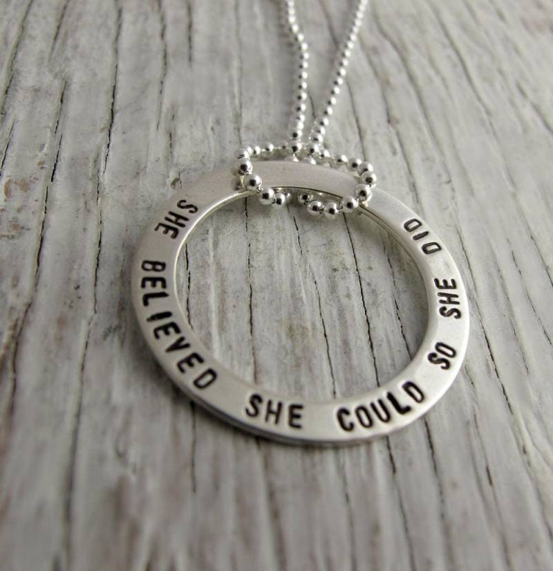 Abschlussgeschenk, Sie Glaubte, Könnte, Also Tat Sterling Silber Halskette, Inspirierend von designsbydawnrenee