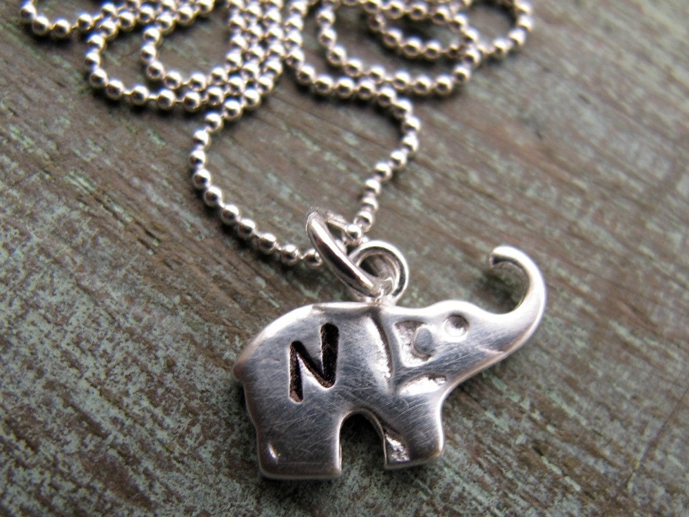 Elefant Halskette, Viel Glück, Sterling Silber, Initial Hand Gestempelt Schmuck von designsbydawnrenee