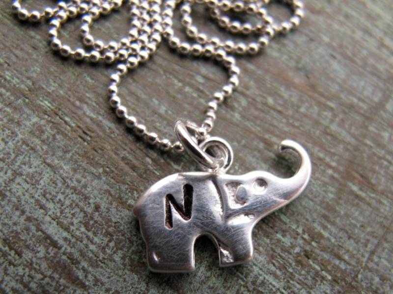 Elefant Halskette, Viel Glück, Sterling Silber, Initial Hand Gestempelt Schmuck von designsbydawnrenee