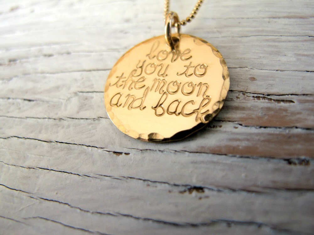 Gold Love You To The Moon & Back Halskette, Doppelt, Geschichtet, Handgestempelt, Halbmond von designsbydawnrenee