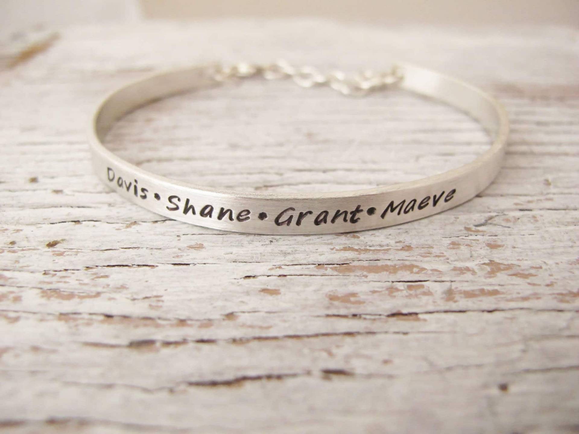 Großmutter Armband, Mutter Handgestempelt Manschette, Personalisierte Sterling Silber von designsbydawnrenee