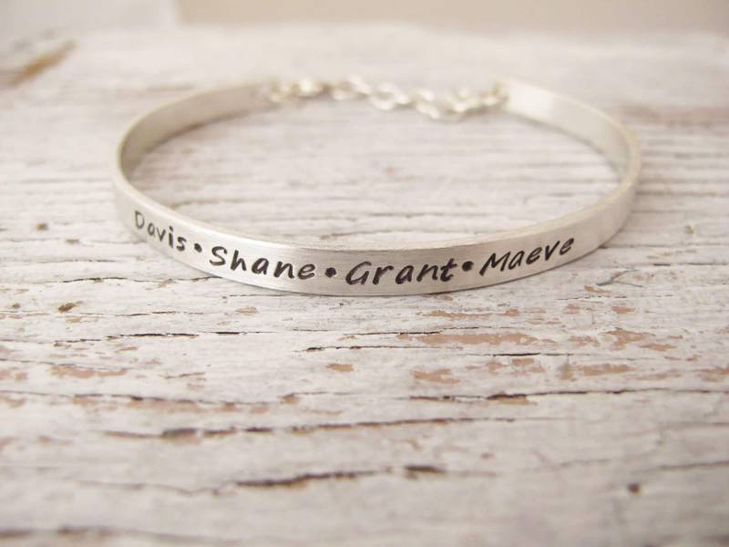 Großmutter Armband, Mutter Handgestempelt Manschette, Personalisierte Sterling Silber von designsbydawnrenee
