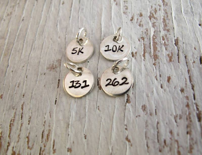 Halber Marathon Anhänger, Kleiner Anhänger Für Laufen, 5K, 10K, 13.1, 26, 2, Racer von designsbydawnrenee