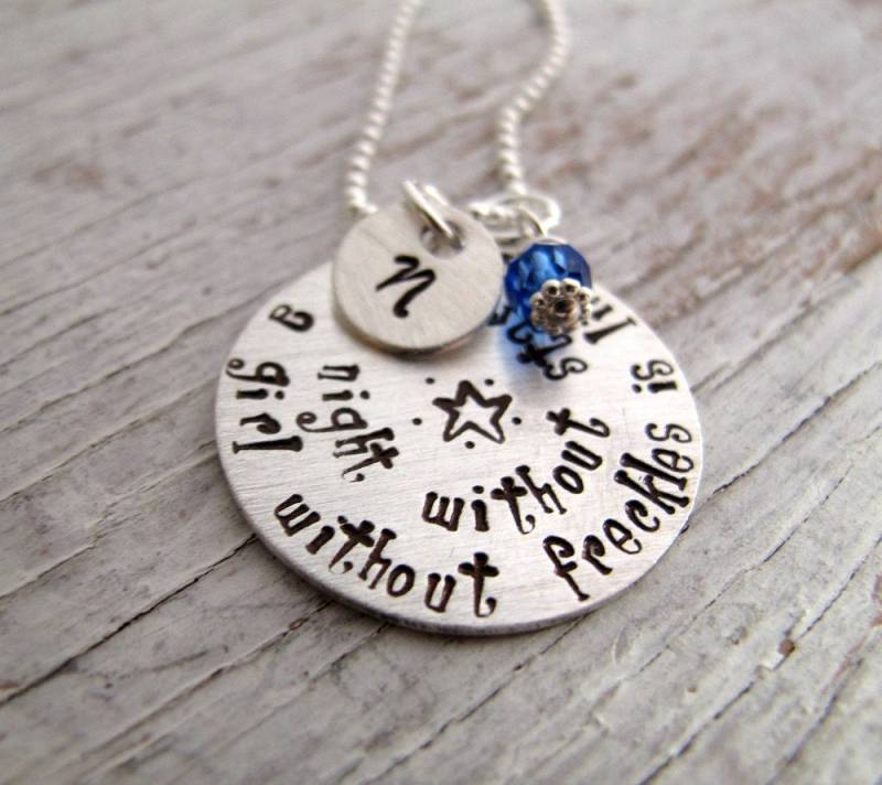 Handgestempelte Sterling Silber Halskette, Sommersprossige Mädchen Geschenk, Swarovski Geburtsstein von designsbydawnrenee