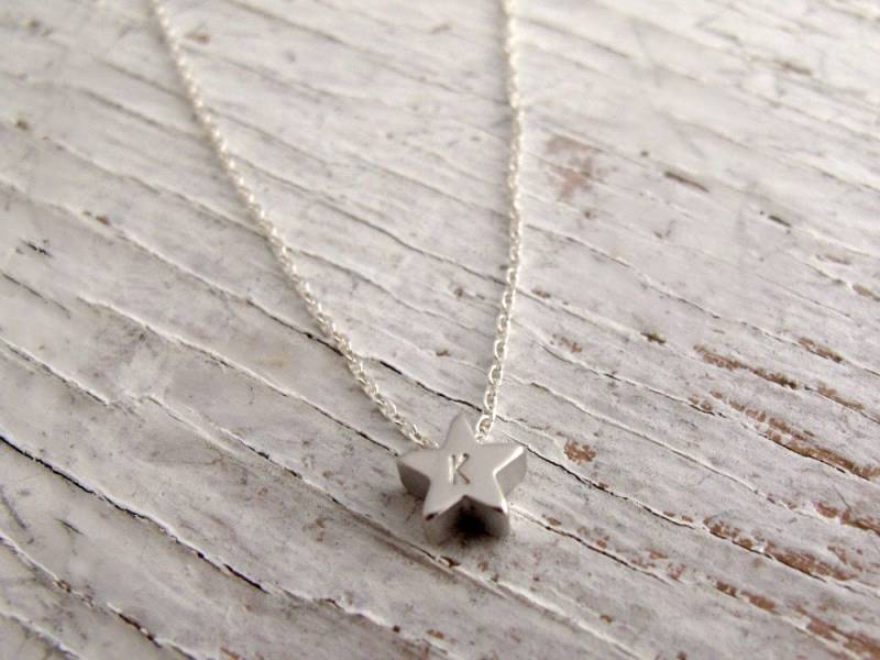 Kleiner Silberner Stern, Fügen Sie Eine Initiale Hinzu, Von Hand Gestempelt, Geschenk Für Teenager, Sie von designsbydawnrenee