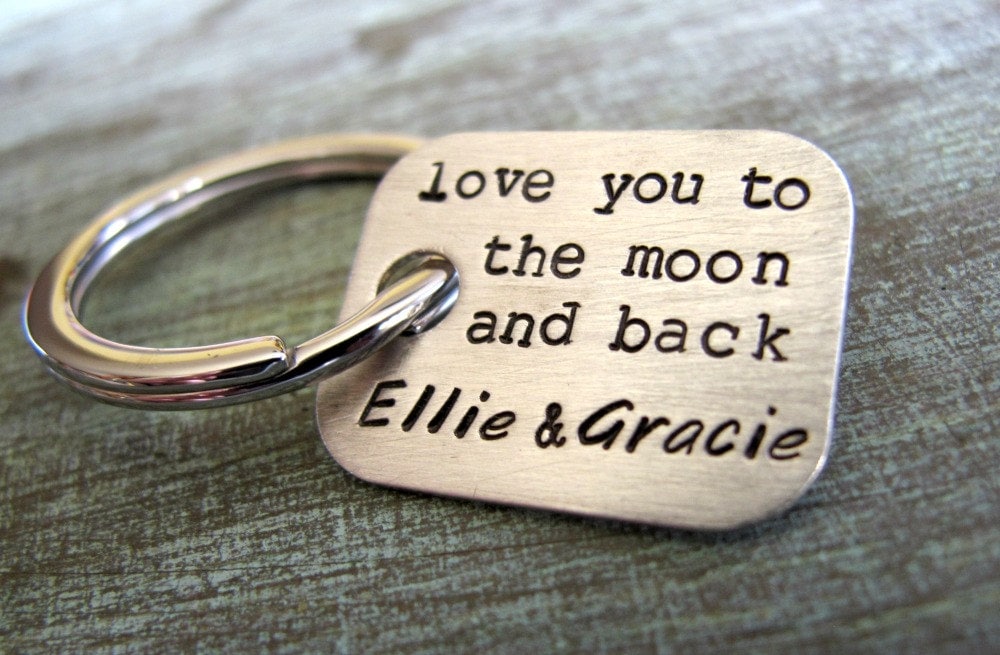 Liebe Dich Zum Mond Und Zurück, Personalisierte Schlüsselanhänger, Opa Grandkids Namen, Papa Schlüsselanhänger von designsbydawnrenee