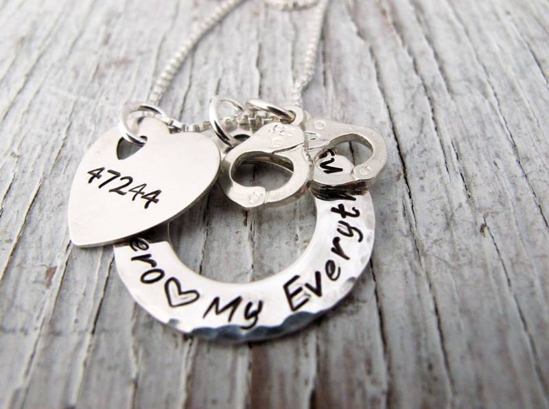 Mein Herz Gehört Einem Polizisten, Dünne Blaue Linie, Polizist Abzeichen, Polizei Frau Schmuck, Handschellen, Sterling Silber von designsbydawnrenee