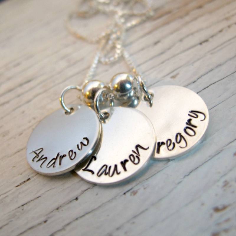Mutter Halskette, Hand Gestempelt, Personalisierter Schmuck, Sterling Silber, 3 Namen, Oma Halskette von designsbydawnrenee