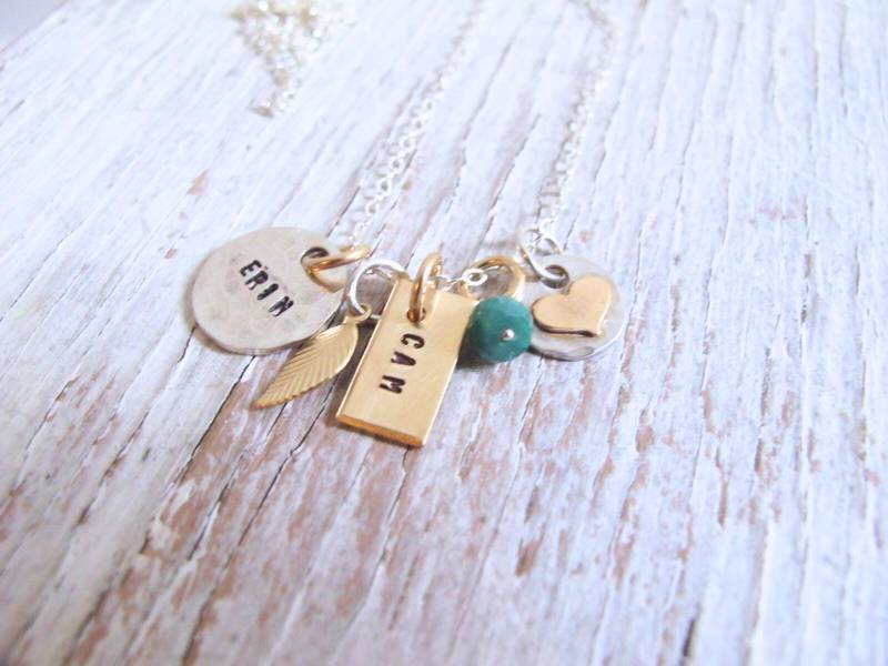 Personalisierte Familie Halskette, Tiny Cluster Charm Hand Gestempelt Schmuck, Gemischte Metalle, Mutter Geschenk von designsbydawnrenee