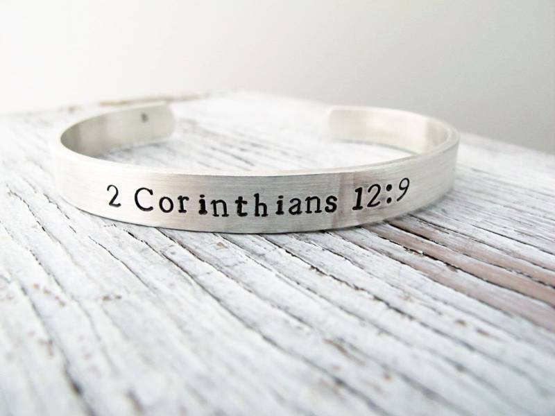 Personalisierte Sterling Silber Manschette Armband, Religiöses Geschenk Für Ihn von designsbydawnrenee