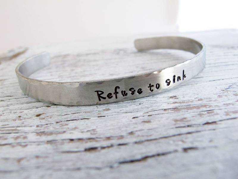Refuse To Sink Silber Armband Manschette, Inspirierender Schmuck, Anker, Bereit Zu Versenden, Geschenk Für Sie, Never Give Up von designsbydawnrenee