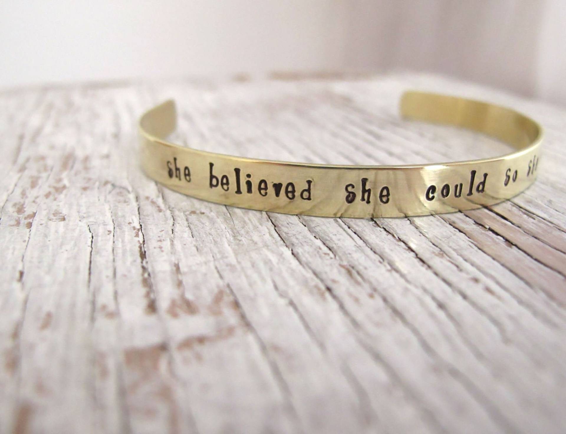 Sie Glaubte, Sie Könnte So, Dass Es Tat, Gold Getönte Armband-Manschette, Inspirierend, Abschlussgeschenk, Geburtstag von designsbydawnrenee