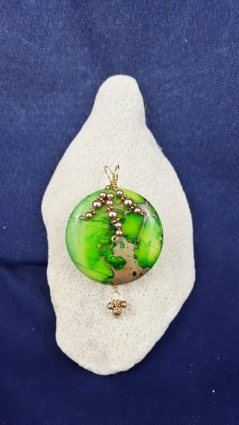 Gefärbter Grüner Impression Jaspis Bead Wired Anhänger von designsbymelanie1