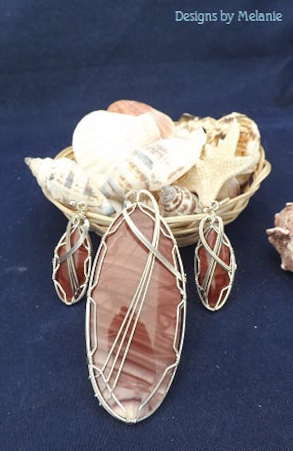 Mauve Farbige Imperiale Jaspis Draht Gewickelt Anhänger Und Ohrring-Set von designsbymelanie1