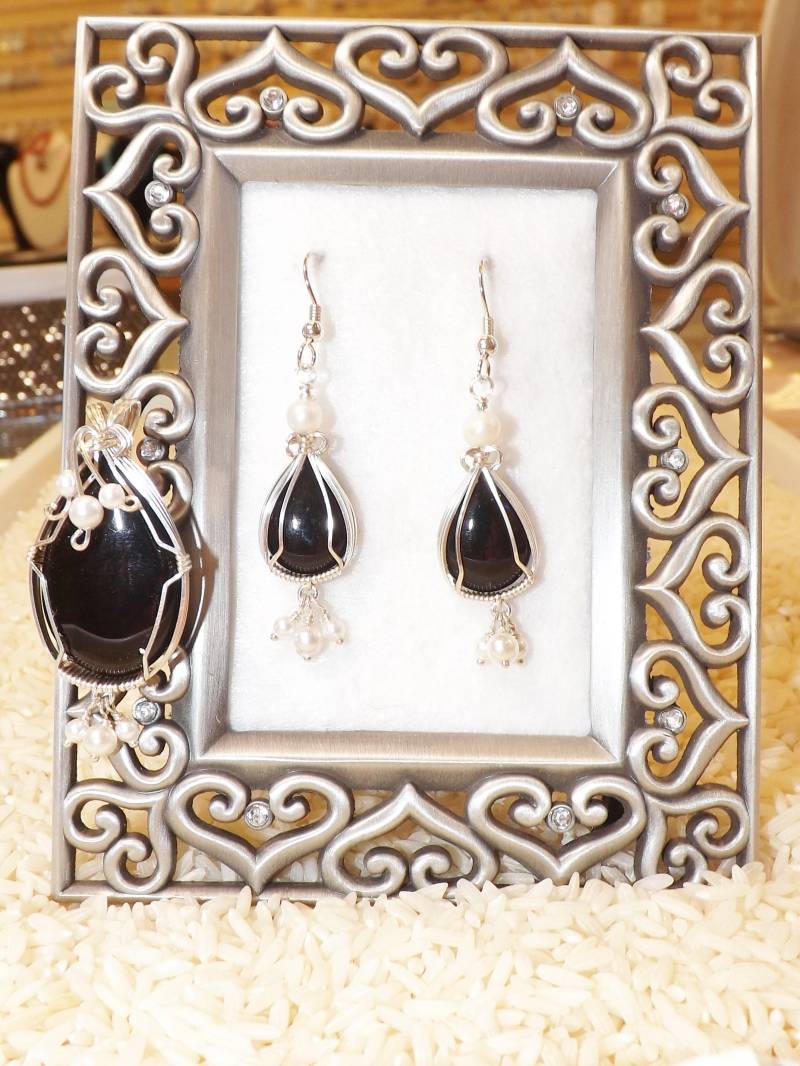 Schwarzer Onyx Draht Gewickelt Anhänger Und Ohrringe Set von designsbymelanie1