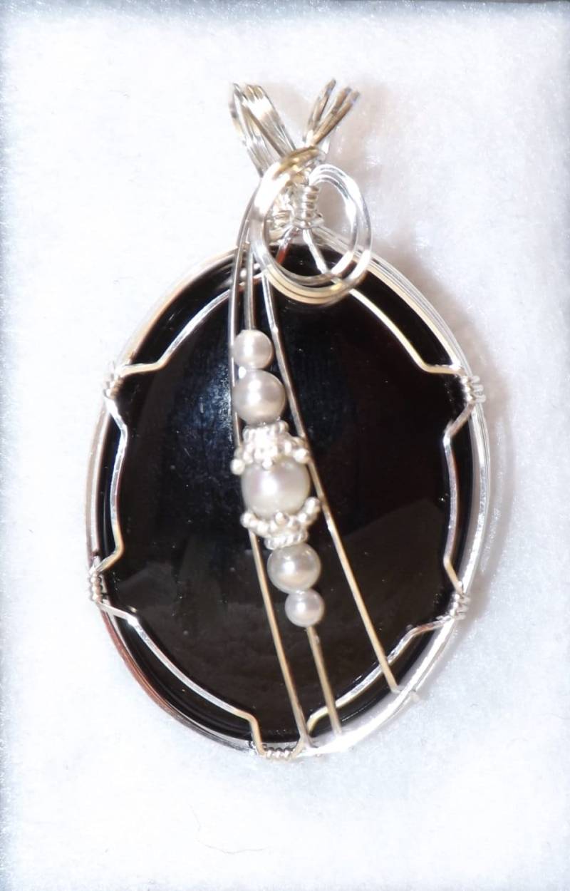 Schwarzer Onyx Draht Gewickelter Anhänger von designsbymelanie1