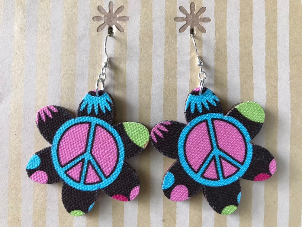 Leichte Ohrringe Stoff - Übergroße Blume Mit Friedenszeichen Und Blume, Sterling Silber Ohrhaken, Frieden Aktivist Geschenk von designsbywenia