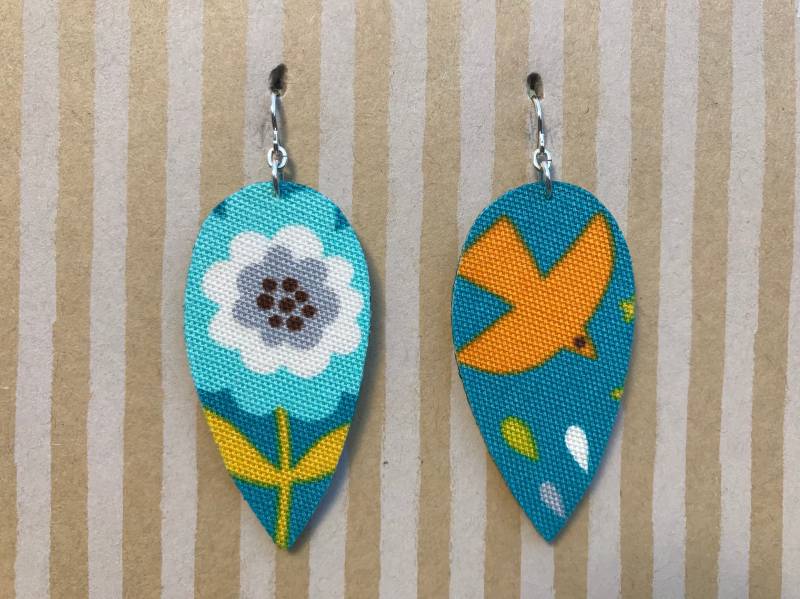 Leichte Stoff Ohrringe Ohrringe, Große Blaue Umgekehrte Tropfen, Blume Und Vogel, Sterling Silber Ohrhaken von designsbywenia