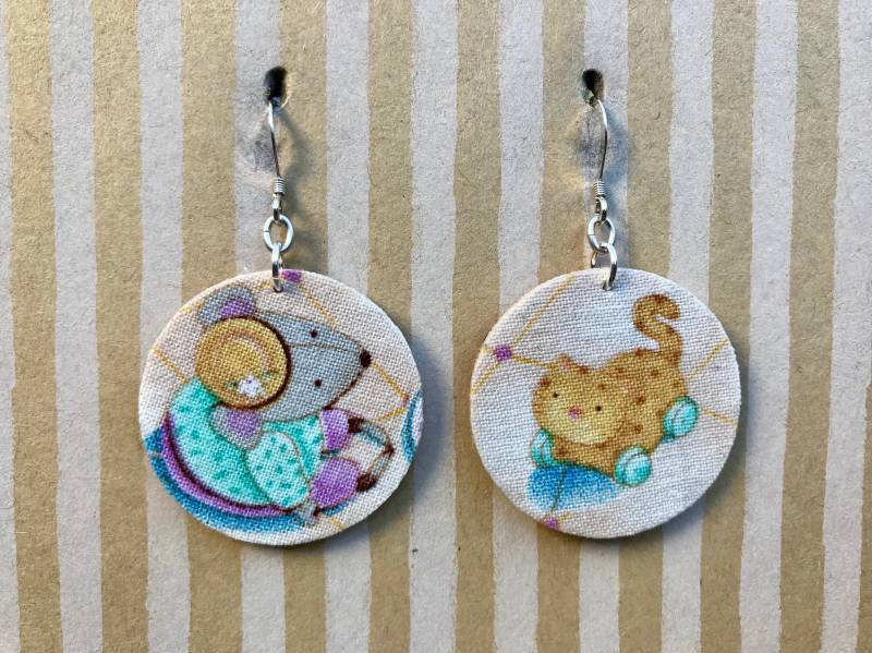 Leichter Stoff Ohrringe, Leicht Rosa Kreis Mit Stofftieren, Sterling Silber Ohrhaken, Werdende Mutter Geschenk von designsbywenia