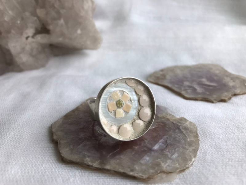 Mosaik Verstellbarer Ring-Kreis, Beige/Cream/Weiß Mit Perlmutt von designsbywenia