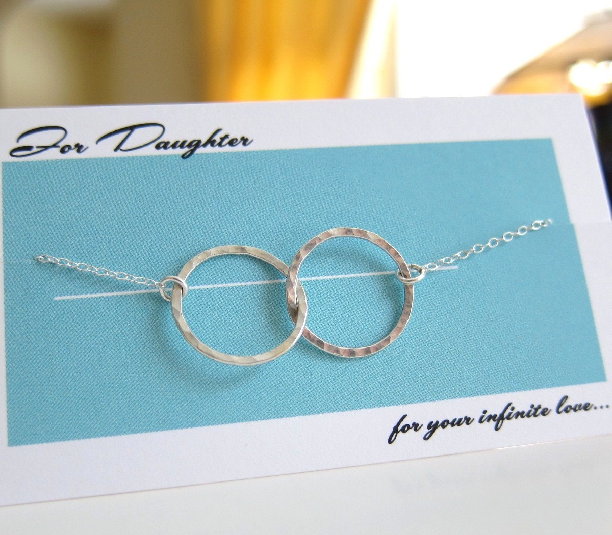 Für Tochter Zwei Kreise Liebe Verschlossen Gehämmert Sterling Silber Anhänger Charm Halskette Reine Zuneigung Prom Party Geburtstag Schmuck Auf Karte Für Tochter Zwei Kreise Liebe Verschlossen Gehämmert Sterling Silber Anhänger Charm Halskette Reine Zuneigung Prom Party Geburtstag Schmuck Auf Karte von designsbyyan