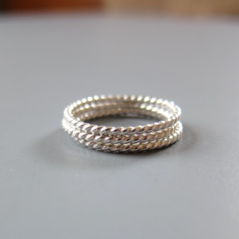 Magere Stapeln Ring Sterlingsilber Verdreht Seil Draht Benutzerdefinierte Größe Magere Stapeln Ring Sterlingsilber Verdreht Seil Draht Benutzerdefinierte Größe von designsbyyan
