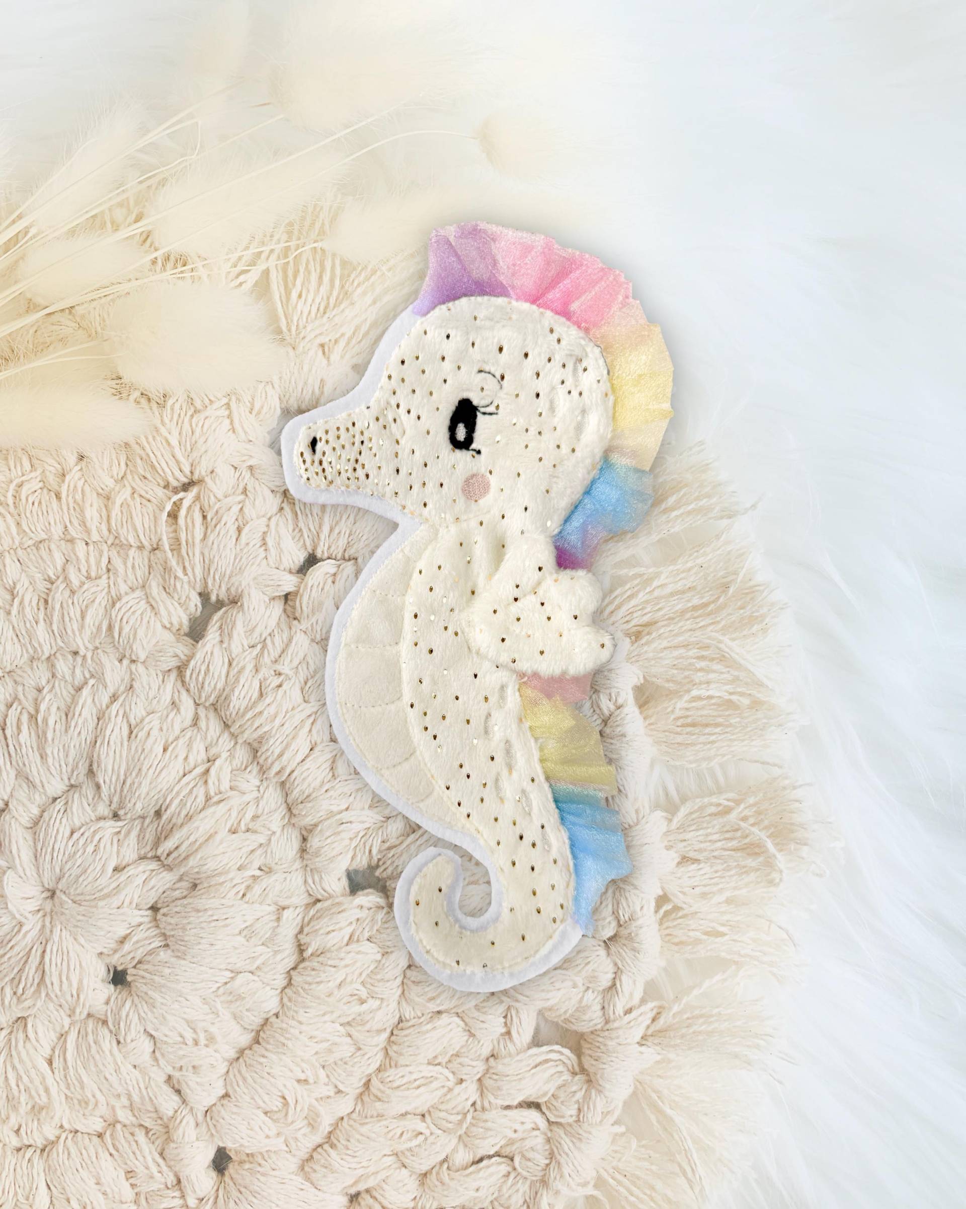 Applikation Seepferdchen | Meerestiere Bügelbild Patch Aufnäher Weiß Glitzer Regenbogen Tüll von designxmina