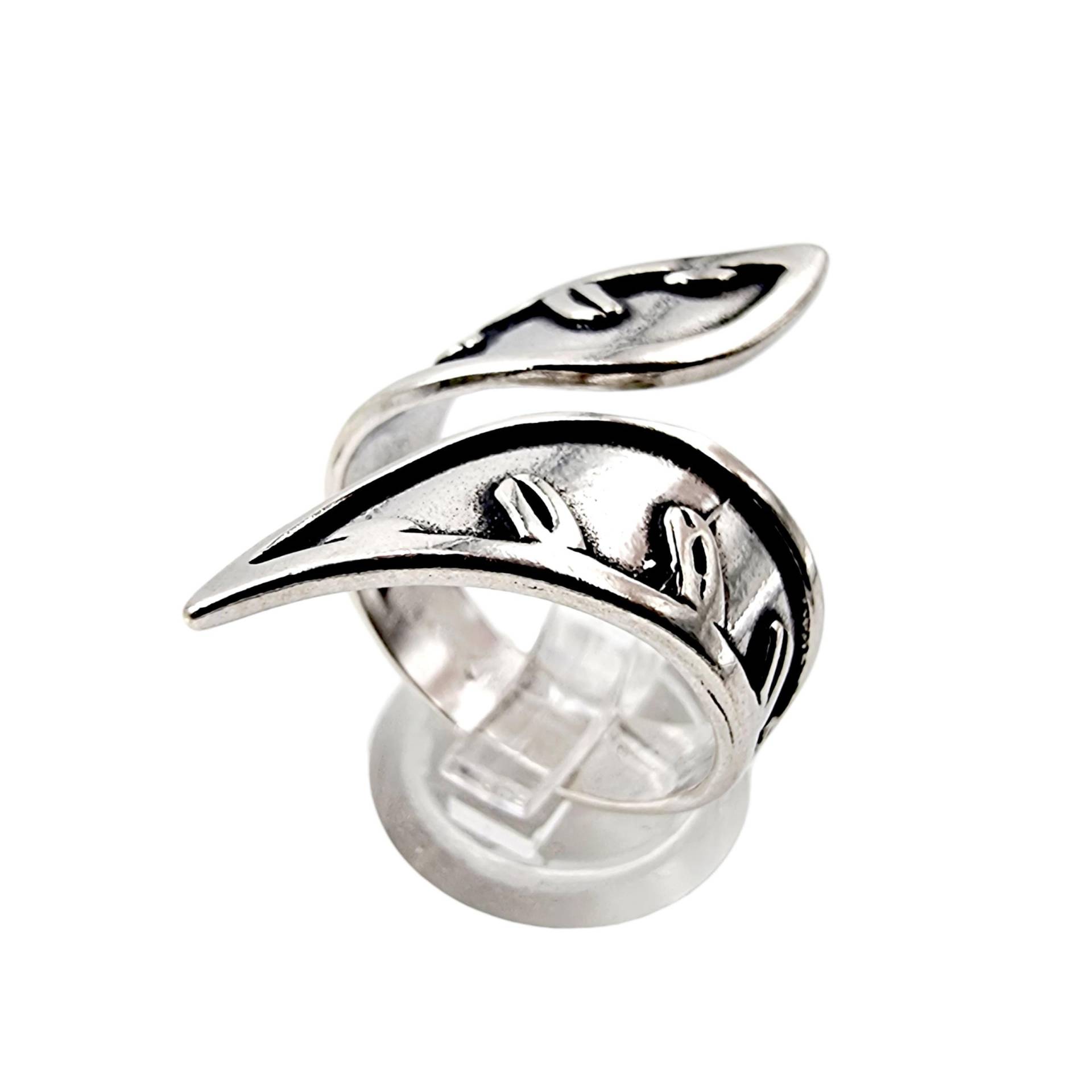 Bold Polish Silver Leaf Statement Ring - Organic Design Adjustable Modernist Band Size Eu 62 | Us 10 6.2G Bold Polish Silver Leaf Statement Ring - Organic Design Adjustable Modernist Band Size Eu 62 | Us 10 6.2G von detaschmuck