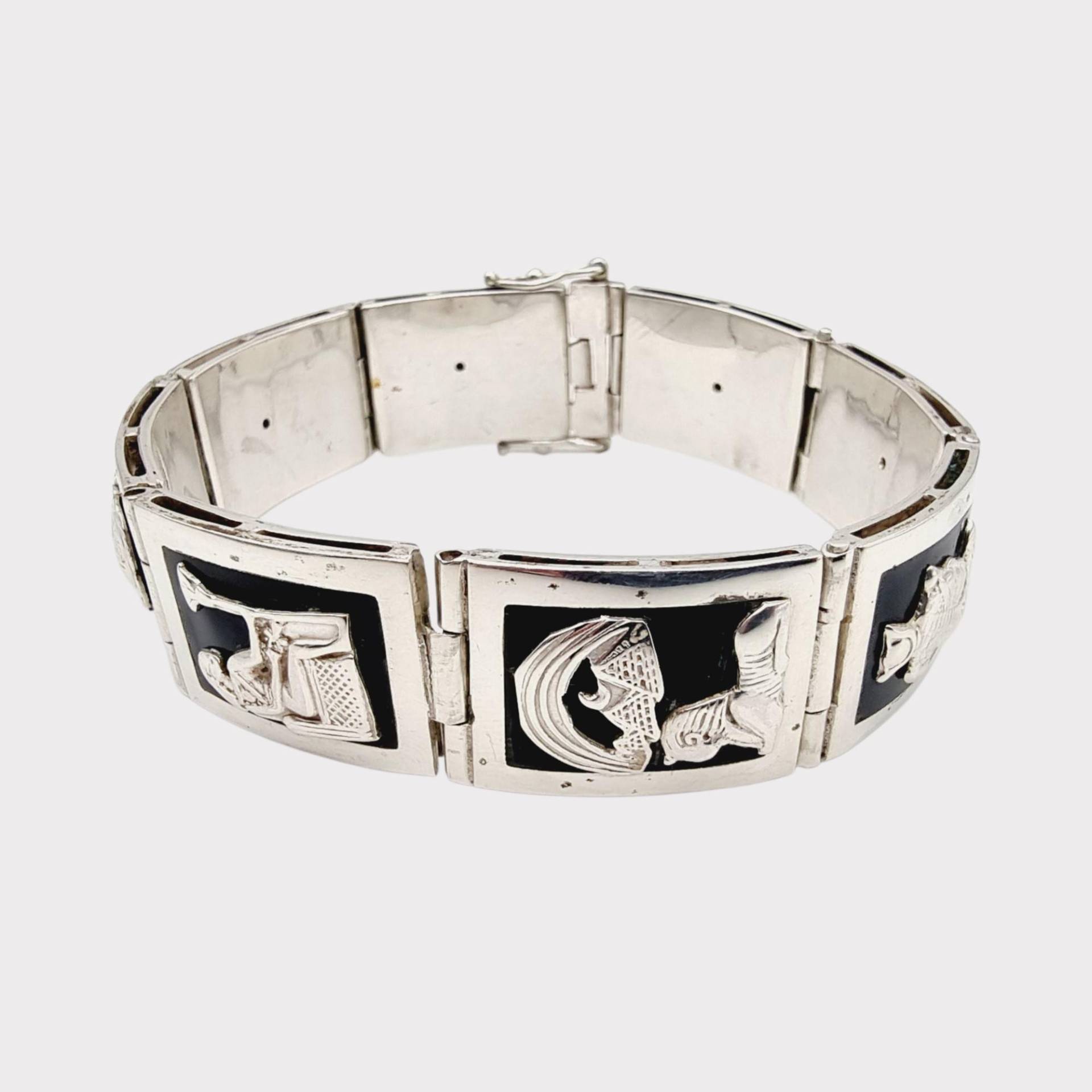 Egyptian Revival Silver Bracelet With Pharaoh & Symbol Motifs - 57.6G Vintage Statement Piece von detaschmuck