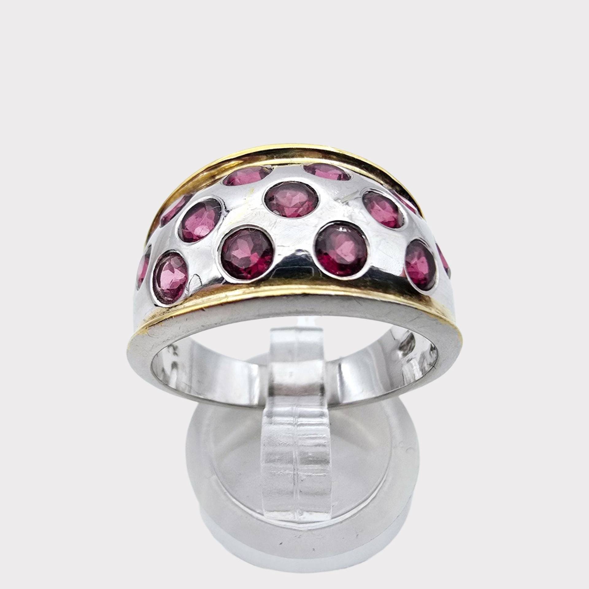 Modernist Sterling Silver Garnet Dome Ring With Gold Plated Edges, Size 60 | Us 9 von detaschmuck