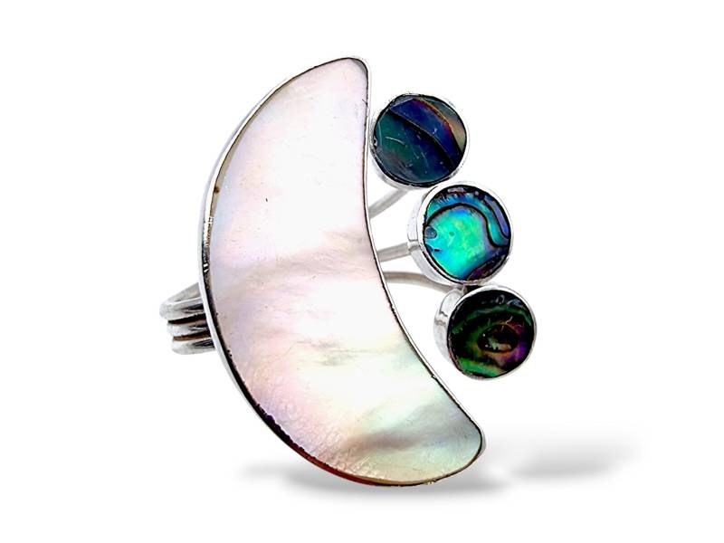 Modernist Sterling Silver Ring With Mother Of Pearl & Abalone Shells - Sculptural Crescent Design, Vintage Ring, Size 63 | Us 10.25 von detaschmuck