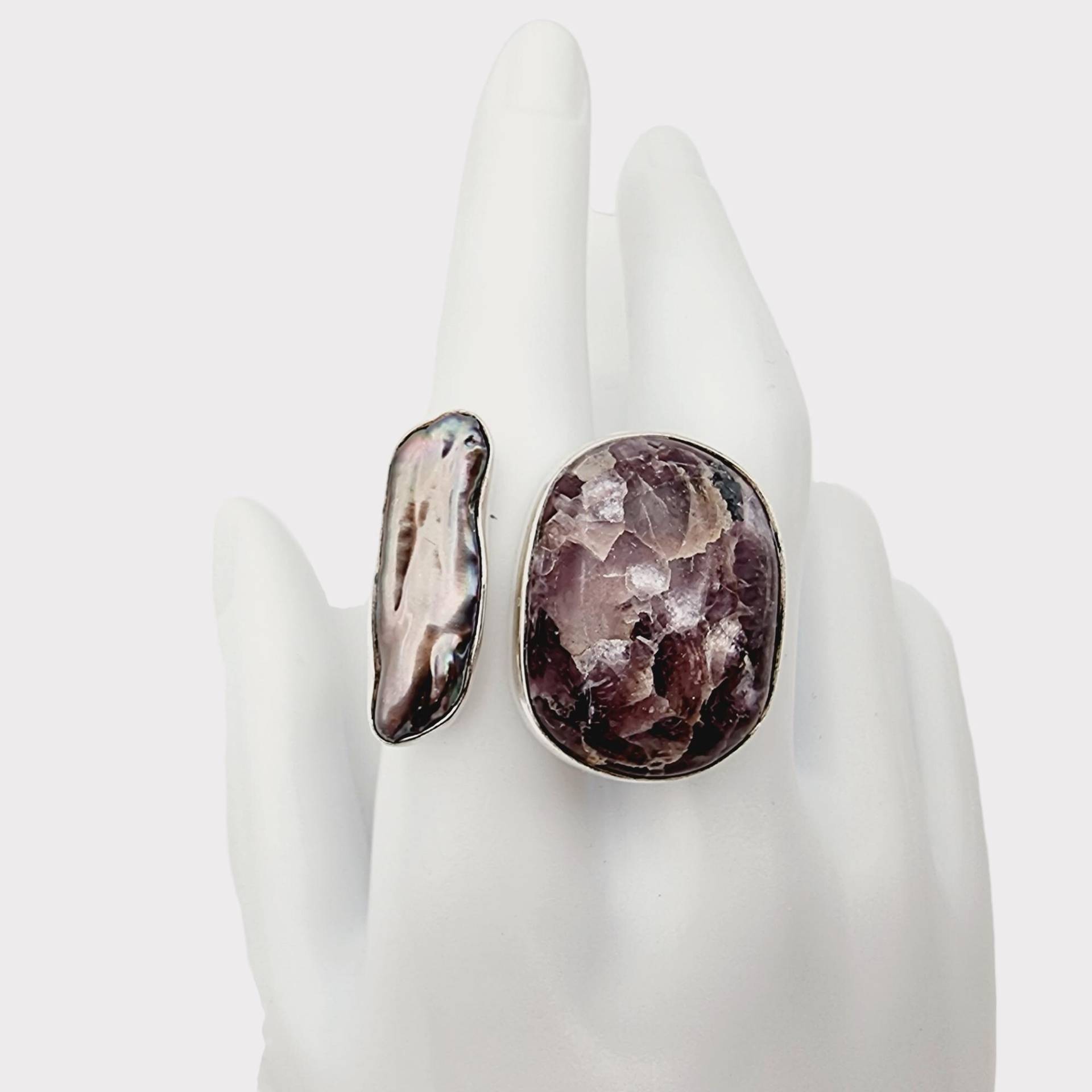 Tipico Jt. Jutta Trenker Sterling Silver Statement Ring With Amethyst & Black Pearl - Adjustable Size 58 | Us 8.25 von detaschmuck