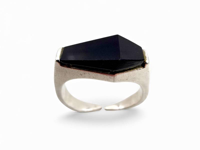 Vintage 1980S Modernist Silver Ring With Faceted Black Onyx, Signed Ap 925, Adjustable Eu 58 | Us 8.25 von detaschmuck