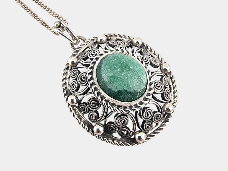 Vintage 835 Silver Filigree Pendant Necklace With Green Stone Vintage 835 Silver Filigree Pendant Necklace With Green Stone von detaschmuck
