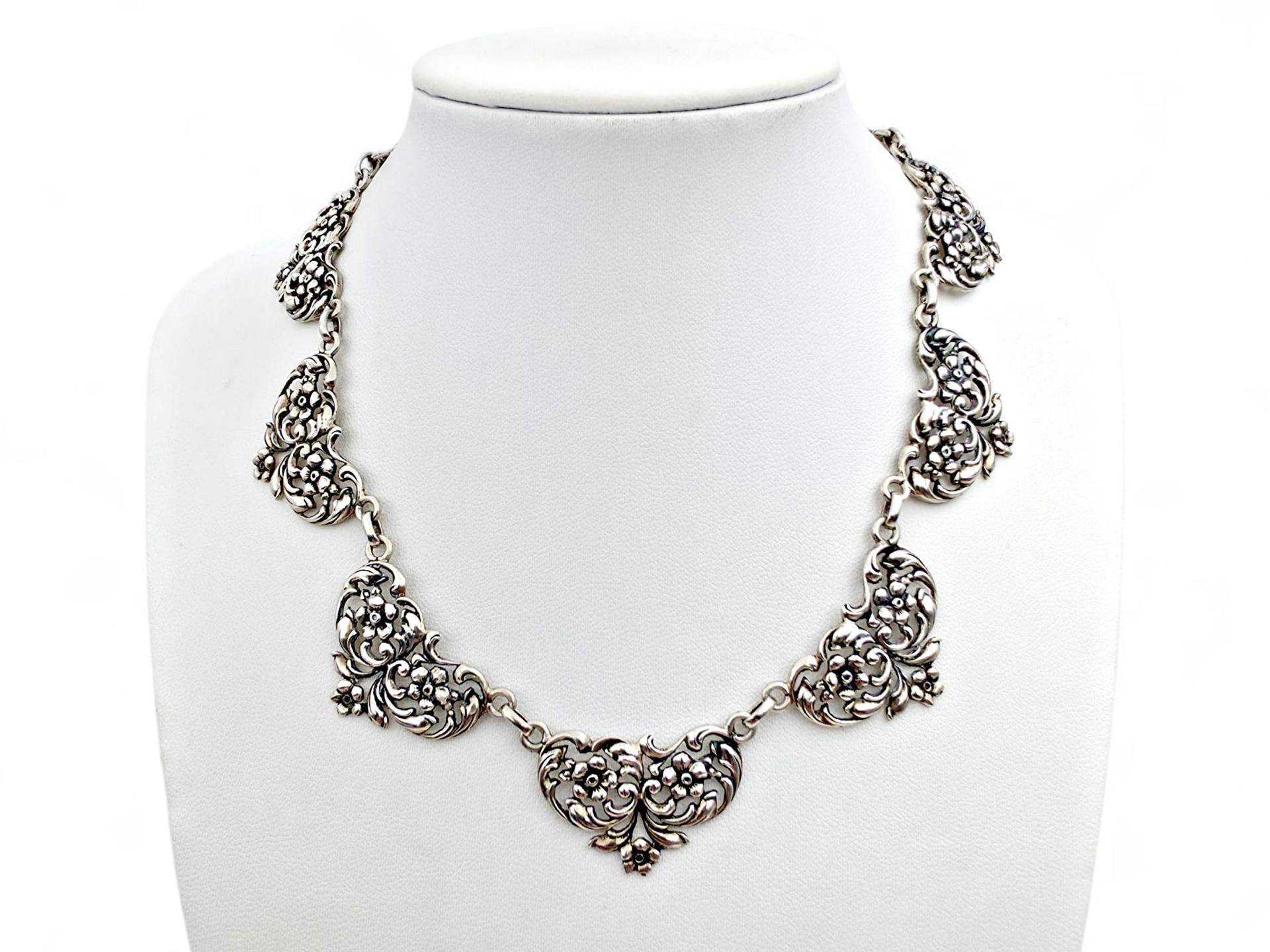 Vintage 925 Sterling Silver Floral Necklace - 27.5G, 36 cm, Ornate Repoussé Scroll Design, Victorian Revival Style von detaschmuck