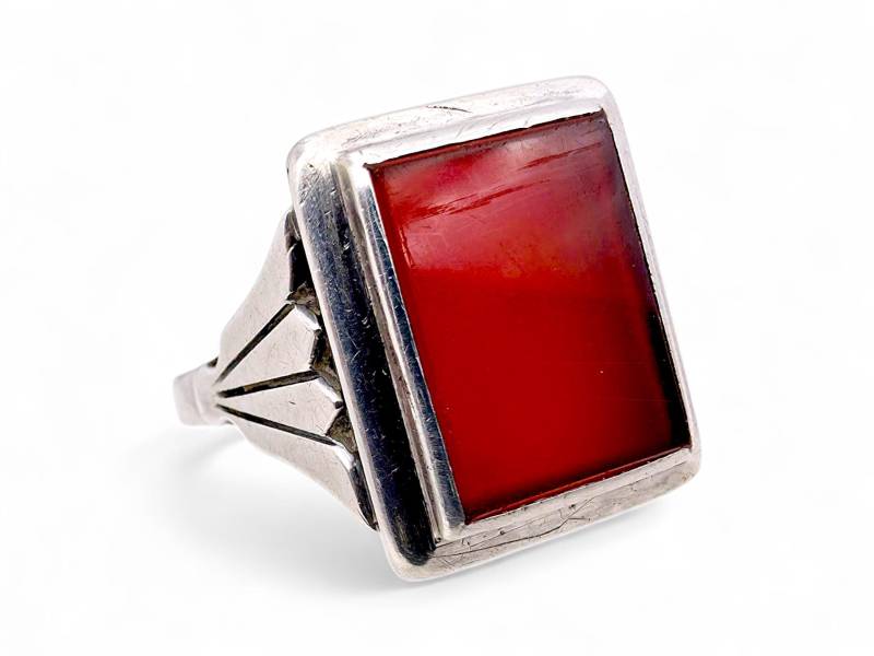 Vintage Art Deco Silver Ring With Rectangular Carnelian Gemstone, Size 68 von detaschmuck