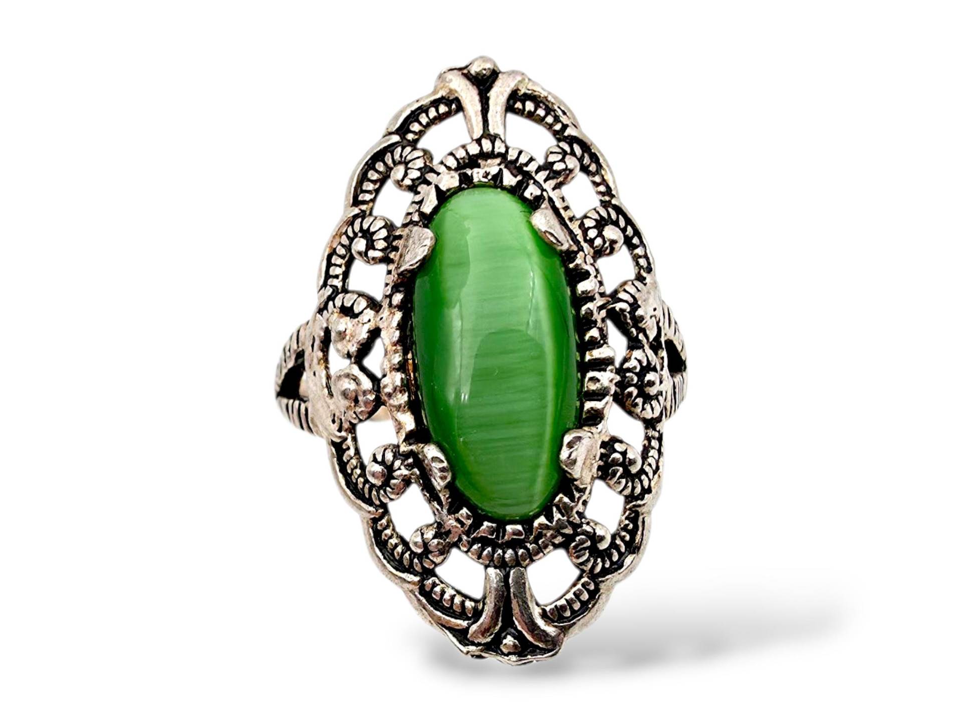 Vintage Berggold Sterling Silver Filigree Ring With Green Cat's Eye Cabochon - Ornate Victorian Revival Design Size Eu 57 | Us 8 von detaschmuck