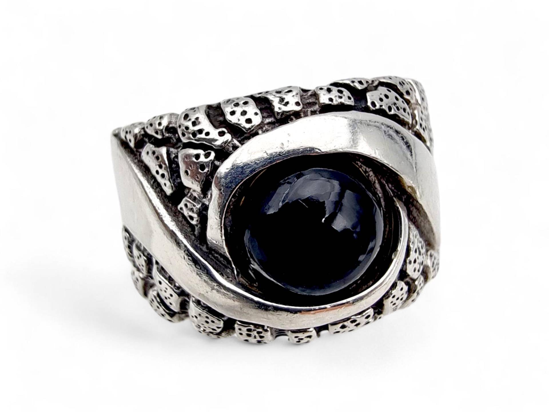 Vintage Brutalist Silver Ring With Black Onyx - Textured Statement Size Eu 55 | Us 7.5 von detaschmuck